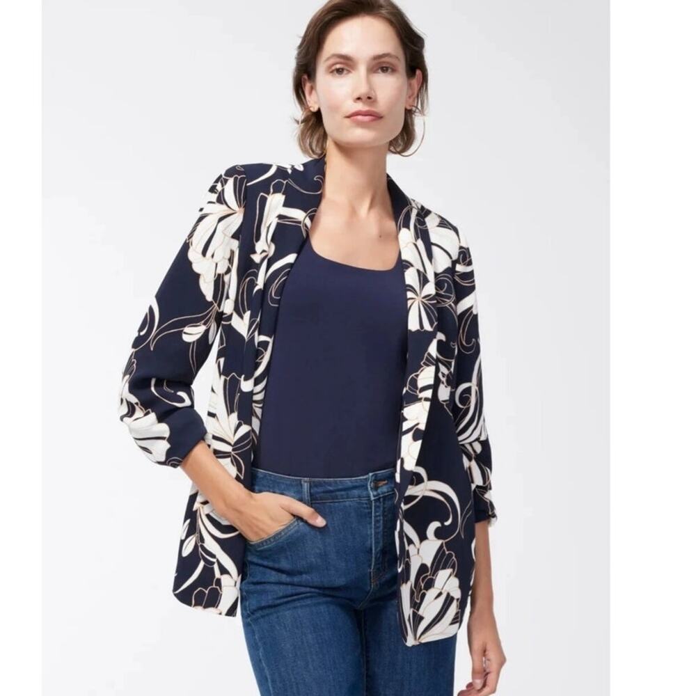 NWT Chicos Women Medium 0.5 8 Floral Blazer Jacket Blue White Ruched Sleeve Soft